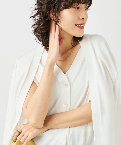 NOLLEY’S(ノーリーズ)の「《手洗い可能》ベストドッキングVネックカーディガン(カーディガン/ボレロ・レディース・オフホワイト/ブラック/ブルー・38)」の12枚目の写真