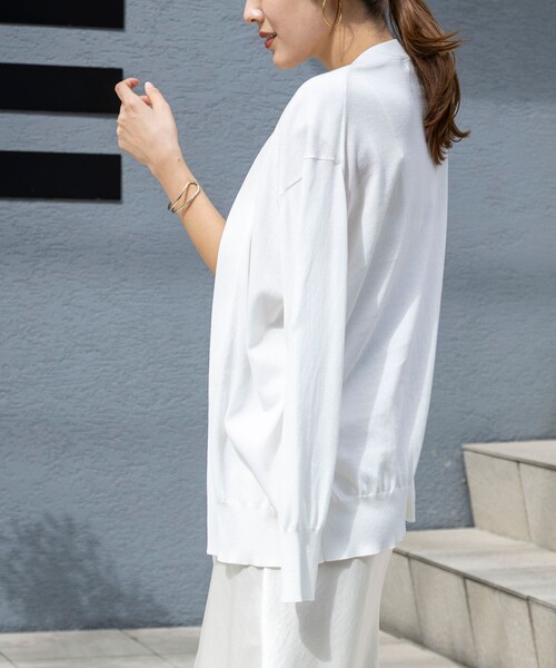 NOLLEY’S(ノーリーズ)の「《手洗い可能》ベストドッキングVネックカーディガン(カーディガン/ボレロ・レディース・オフホワイト/ブラック/ブルー・38)」の15枚目の写真