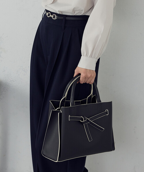 MONO　COMME CA（モノコムサ）の「リボンあおりトートバッグ（トートバッグ・レディース・ベージュ/ブラック/グレー・FREE）」の2枚目の写真
