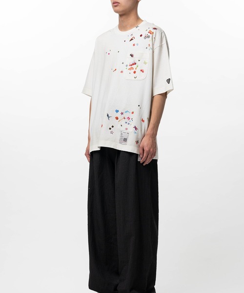 Maison MIHARA YASUHIRO（メゾンミハラヤスヒロ）の「Kids Sticker Printed T-shirt（Tシャツ/カットソー・メンズ・ホワイト/ブラック・44/46/48）」の11枚目の写真