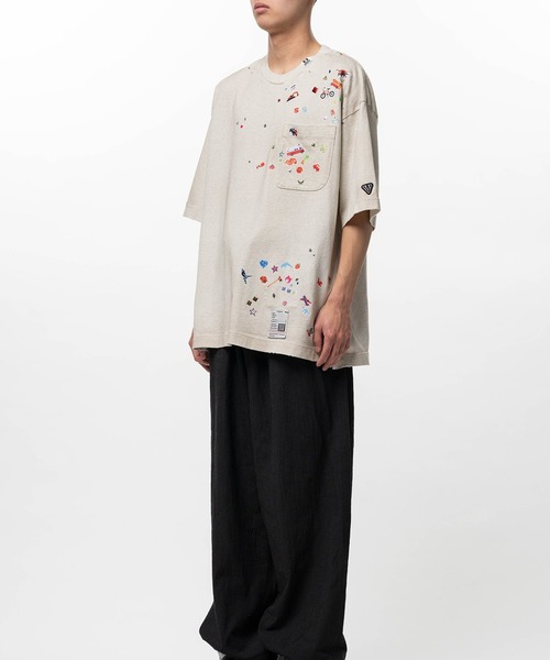 Maison MIHARA YASUHIRO（メゾンミハラヤスヒロ）の「Kids Sticker Printed T-shirt（Tシャツ/カットソー・メンズ・ホワイト/ブラック・44/46/48）」の4枚目の写真