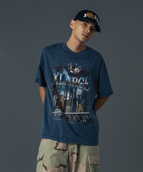 XLARGE(エクストララージ)の「CITYSCAPE S/S TEE(Tシャツ/カットソー・メンズ・ブラック/ネイビー/ホワイト・XL/L/M/S)」の1枚目の写真