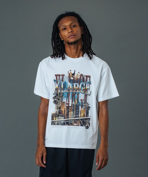 XLARGE(エクストララージ)の「CITYSCAPE S/S TEE(Tシャツ/カットソー・メンズ・ブラック/ネイビー/ホワイト・XL/L/M/S)」の5枚目の写真