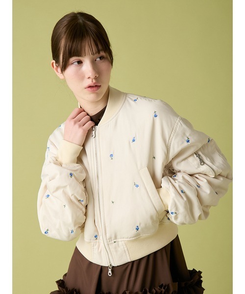 FURFUR（ファーファー）の「【WEB・一部店舗限定カラー】フラワー刺繍MA-1（ブルゾン・レディース・アイボリー/ブラック/カーキ/ピンク・F）」の11枚目の写真