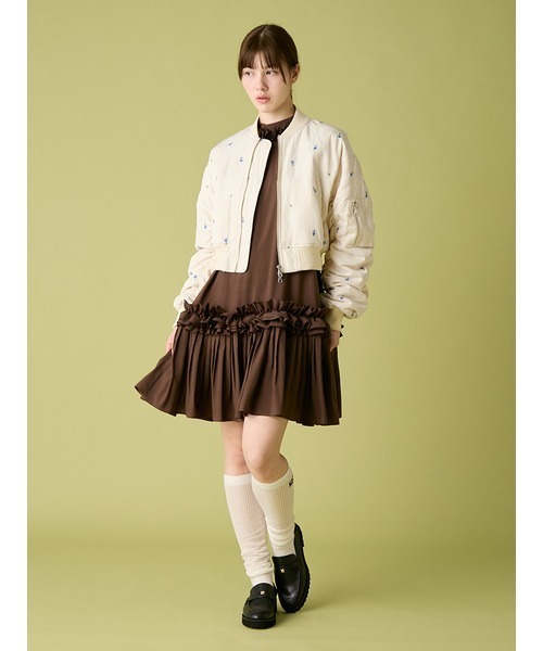 FURFUR（ファーファー）の「【WEB・一部店舗限定カラー】フラワー刺繍MA-1（ブルゾン・レディース・アイボリー/ブラック/カーキ/ピンク・F）」の16枚目の写真