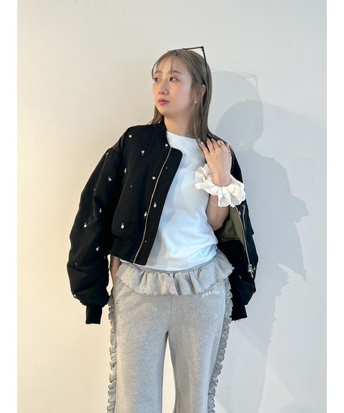 FURFUR（ファーファー）の「【WEB・一部店舗限定カラー】フラワー刺繍MA-1（ブルゾン・レディース・アイボリー/ブラック/カーキ/ピンク・F）」の19枚目の写真