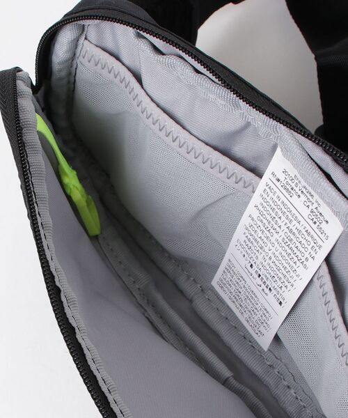 NIKE(ナイキ)の「【NIKE/ナイキ 】ナイキ テンポ ウエストパック/ウエストポーチ(ボディバッグ/ウエストポーチ・メンズ・ブラック/ブラウン/ブルーパープル・FREE)」の15枚目の写真