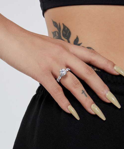 RAINDROP JEWELRY（レインドロップジュエリー）の「レインドロップ 3.5MM ラウンドソリテールセットリング（リング・レディース・その他・11号/13号/15号/17号/19号）」の5枚目の写真