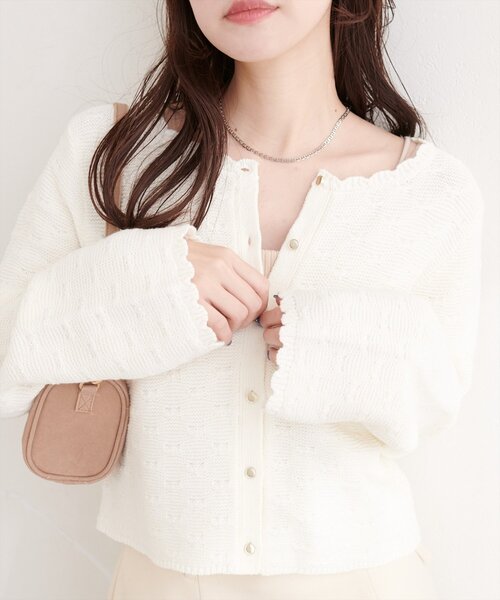 natural couture（ナチュラルクチュール）の「スカラップカーディガン（カーディガン/ボレロ・レディース・ピンク/レッド/オフホワイト/サックスブルー/ブラック・FREE）」の2枚目の写真