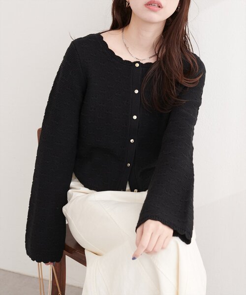 natural couture（ナチュラルクチュール）の「スカラップカーディガン（カーディガン/ボレロ・レディース・ピンク/レッド/オフホワイト/サックスブルー/ブラック・FREE）」の8枚目の写真