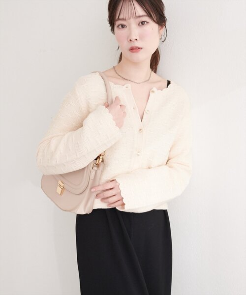 natural couture（ナチュラルクチュール）の「スカラップカーディガン（カーディガン/ボレロ・レディース・ピンク/レッド/オフホワイト/サックスブルー/ブラック・FREE）」の20枚目の写真