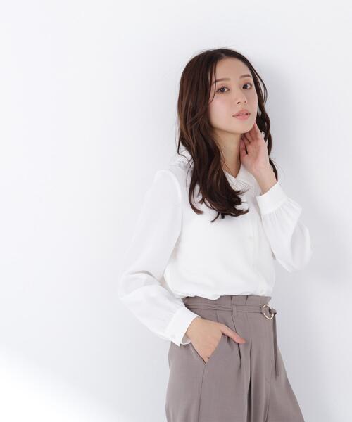 NATURAL BEAUTY BASIC（ナチュラルビューティーベーシック）の「◇レースダブルカラーブラウス（シャツ/ブラウス・レディース・オフホワイト/ブルー/ネイビー・SMALL/MEDIUM）」の6枚目の写真