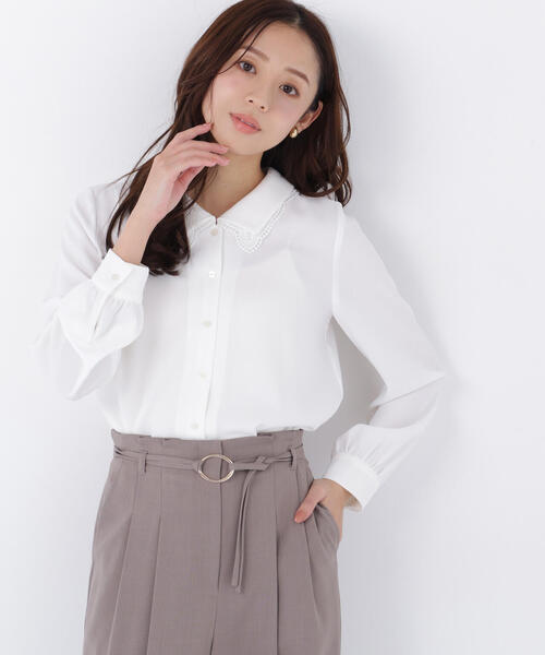 NATURAL BEAUTY BASIC（ナチュラルビューティーベーシック）の「◇レースダブルカラーブラウス（シャツ/ブラウス・レディース・オフホワイト/ブルー/ネイビー・SMALL/MEDIUM）」の2枚目の写真