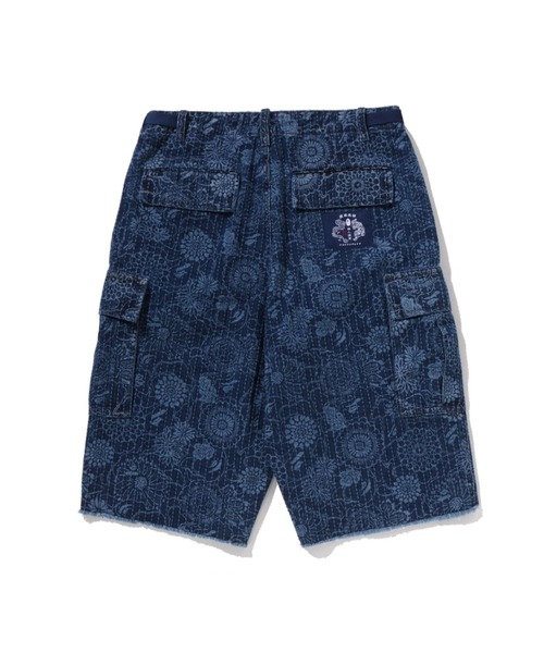 A BATHING APE（アベイシングエイプ）の「JAPANESE INDIGO ART CAMO JUNGLE DENIM RELAXED FIT CARGO SHORTS（デニムパンツ・メンズ・インディゴブルー・SMALL）」の2枚目の写真