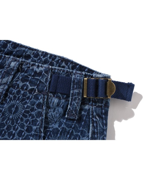 A BATHING APE（アベイシングエイプ）の「JAPANESE INDIGO ART CAMO JUNGLE DENIM RELAXED FIT CARGO SHORTS（デニムパンツ・メンズ・インディゴブルー・SMALL）」の4枚目の写真