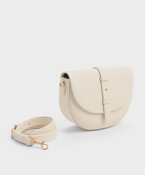 CHARLES & KEITH（チャールズ & キース）の「Beryl ベリル ベルトサドルバッグ（ショルダーバッグ・レディース・クリーム/ブラック/チョコ・S）」の21枚目の写真