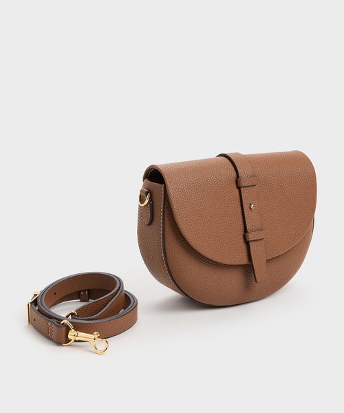 CHARLES & KEITH（チャールズ & キース）の「Beryl ベリル ベルトサドルバッグ（ショルダーバッグ・レディース・クリーム/ブラック/チョコ・S）」の6枚目の写真