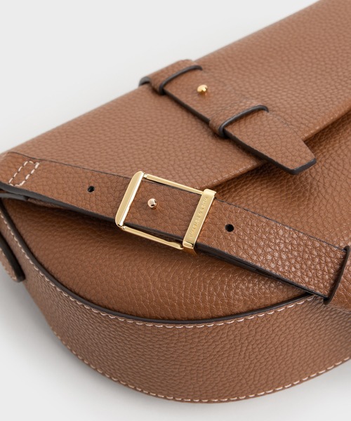 CHARLES & KEITH（チャールズ & キース）の「Beryl ベリル ベルトサドルバッグ（ショルダーバッグ・レディース・クリーム/ブラック/チョコ・S）」の8枚目の写真