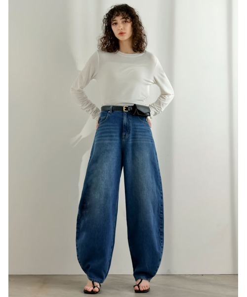 Re:EDIT（リエディ）の「[DENIM COLLECTION][低身長/高身長サイズ有]コットンブレンドバルーンワイドカーブデニムパンツ（デニムパンツ・レディース・ネイビー/ブルー/ブラック・SHORT/MEDIUM/TALL/LARGE）」の8枚目の写真