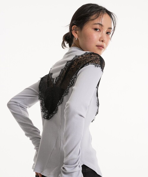 UNITED TOKYO(ユナイテッドトウキョウ)の「Vネックレースプルオーバー|ウォッシャブル/細見え/春服(Tシャツ/カットソー・レディース・ブルー/アイボリー・FREE)」の18枚目の写真