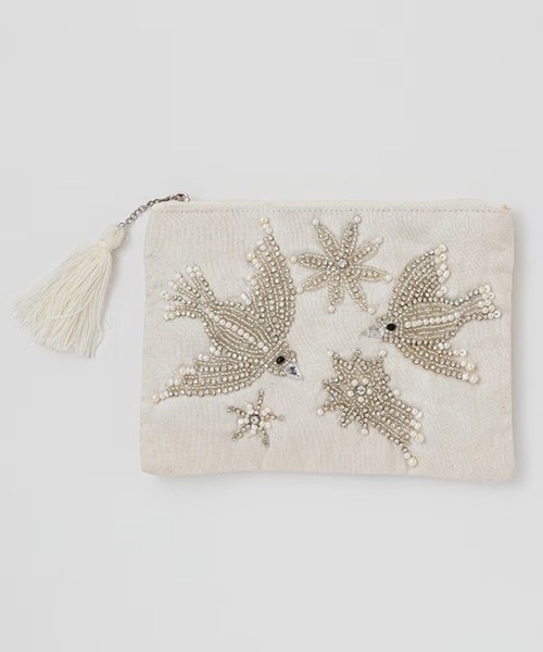 MILLION CARATS(ミリオンカラッツ)の「《COTTAGE》きらめく羽ばたきで日常にときめきを添える。大人のためのビーズ鳥刺繍ポーチ Lサイズ(ポーチ・レディース・オフホワイト/ベージュ・FREE)」の13枚目の写真