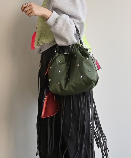 cheek(BAG)(チーク)の「heart pouch studs 2way shoulder / ショルダーバッグ(ショルダーバッグ・レディース・ブラック/グレー/パープル/カーキ・FREE)」の3枚目の写真