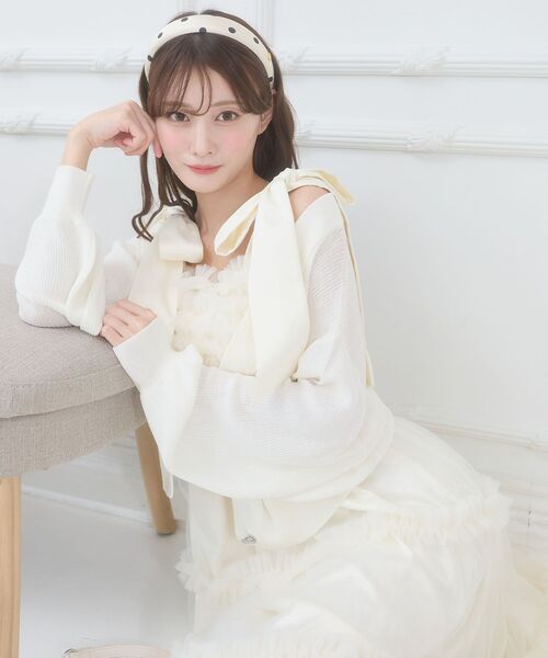 MAJESTIC LEGON（マジェスティックレゴン）の「フリルチュールロングワンピース（ワンピース・レディース・ホワイト系その他/ライトグリーン/アイボリー/ブラック・MEDIUM/SMALL）」の9枚目の写真