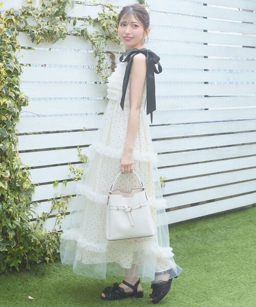 MAJESTIC LEGON（マジェスティックレゴン）の「フリルチュールロングワンピース（ワンピース・レディース・ホワイト系その他/ライトグリーン/アイボリー/ブラック・MEDIUM/SMALL）」の14枚目の写真