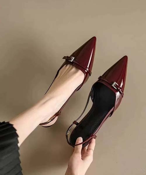 gossip!ロサンゼルス(ゴシップロサンゼルス)の「ポインテッドトゥ バックストラップパンプス エナメル バックル付き ローヒール レディース きれいめ 通勤 ブラック・ワインレッド 2 色展開(その他シューズ・レディース・ブラック/レッド・36/37/38)」の15枚目の写真