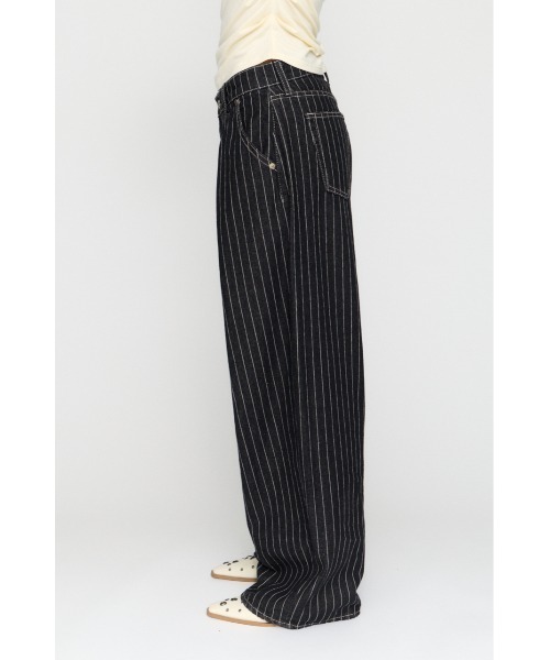 LAGUA GEM(ラグアジェム)の「STRIPE TUCK WIDE デニム(デニムパンツ・レディース・グレー/ブラック・22inch/23inch/24inch/25inch/26inch)」の13枚目の写真