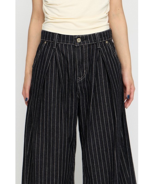LAGUA GEM(ラグアジェム)の「STRIPE TUCK WIDE デニム(デニムパンツ・レディース・グレー/ブラック・22inch/23inch/24inch/25inch/26inch)」の15枚目の写真