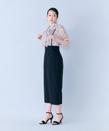 ショルダーストラップ付きタイトスカート