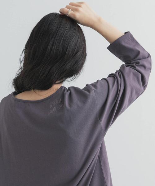URBAN RESEARCH DOORS(アーバンリサーチドアーズ)の「バック刺繍ロングスリーブTシャツ(Tシャツ/カットソー・レディース・チャコールグレー/ピンク/ホワイト系その他・FREE)」の17枚目の写真