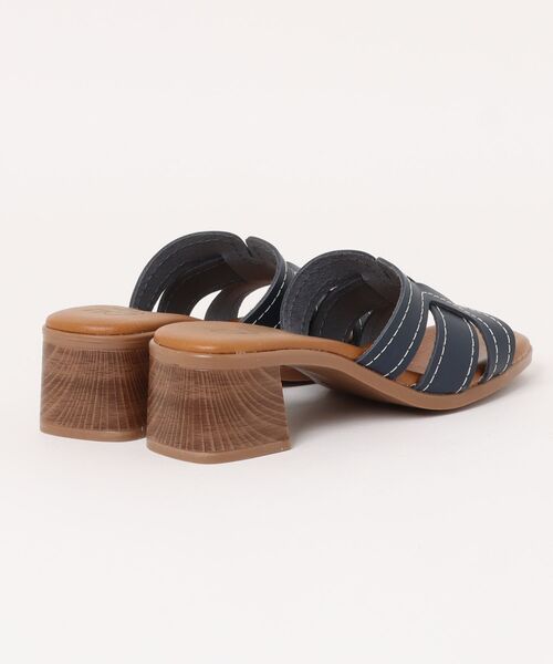 inter-chaussures(インターショシュール)の「【Oh my Sandals】チャンキーヒールレザーサンダル(E62000)(サンダル・レディース・ネイビー/ブラック・36/37/38/35)」の3枚目の写真