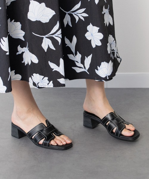 inter-chaussures(インターショシュール)の「【Oh my Sandals】チャンキーヒールレザーサンダル(E62000)(サンダル・レディース・ネイビー/ブラック・36/37/38/35)」の1枚目の写真