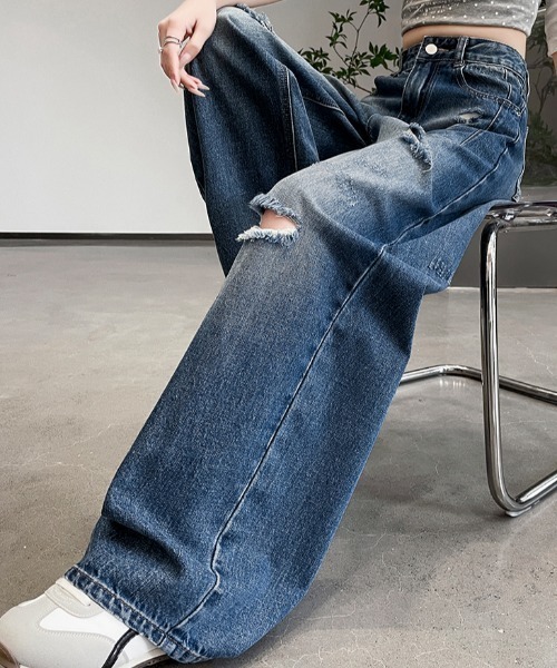 LUCPY(ラクピー)の「ハイウエストダメージワイドデニムパンツ(デニムパンツ・レディース・ネイビー・X-SMALL/SMALL/MEDIUM/LARGE)」の4枚目の写真