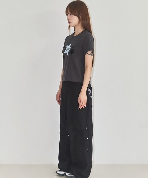 as you are(アズユーアー)の「ASUR/スターパッチクロップTシャツ(Tシャツ/カットソー・レディース・チャコールグレー/ホワイト/ブラック・FREE)」の9枚目の写真