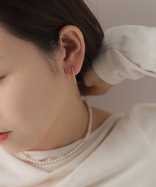 Lilas(リラ)の「パイプバーピアス K18(両耳)(ピアス(両耳用)・レディース・ゴールド・FREE)」の2枚目の写真