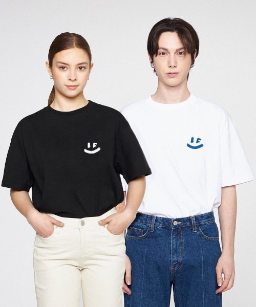 GRAVER（グレーバー）の「[ユニセックス]スプレースモールドローイングスマイル半袖Tシャツ_ホワイト/ブルーロゴ（Tシャツ/カットソー・レディース・ホワイト・LARGE/MEDIUM/SMALL/X-LARGE）」の2枚目の写真