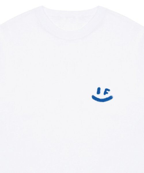 GRAVER（グレーバー）の「[ユニセックス]スプレースモールドローイングスマイル半袖Tシャツ_ホワイト/ブルーロゴ（Tシャツ/カットソー・レディース・ホワイト・LARGE/MEDIUM/SMALL/X-LARGE）」の3枚目の写真