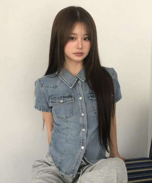 AMESWORLDWIDE（アメスワールドワイド）の「DENIM SHORTSLEEVE SHIRTS BLUE（シャツ/ブラウス・レディース・その他・FREE）」の2枚目の写真