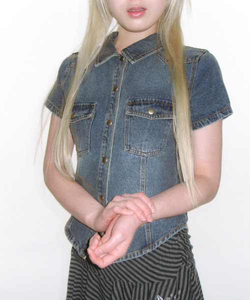 AMESWORLDWIDE（アメスワールドワイド）の「DENIM SHORTSLEEVE SHIRTS BLUE（シャツ/ブラウス・レディース・その他・FREE）」の3枚目の写真