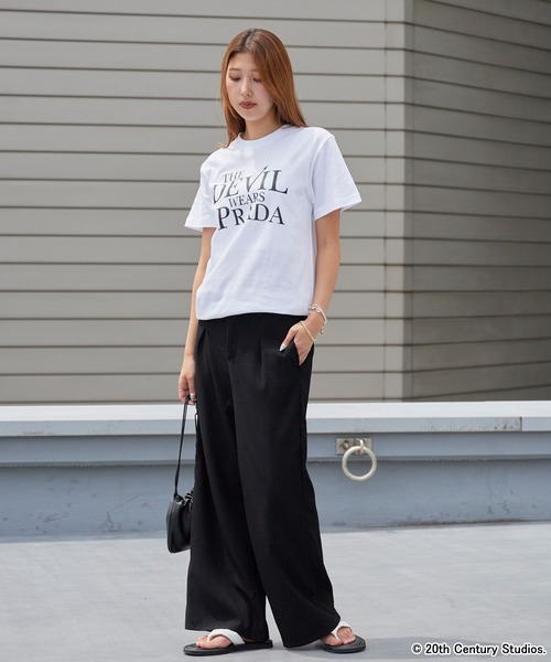 GOOD ROCK SPEED(グッドロックスピード)の「GOOD ROCK SPEED/グッドロックスピード / The Devil Wears Prada / Logo Print T-Shirt / プラダを着た悪魔 / クルーネック 半袖Tシャツ メンズ ユニセックス 秋 秋服 2026年秋冬(Tシャツ/カットソー・メンズ・ホワイト・XL/L/M/S)」の5枚目の写真