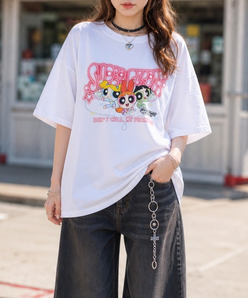 JOHN'S CLOSET(ジョンズクローゼット)の「【s】〔THE POWERPUFF GIRLS / パワパフガールズ〕アソートデザインインクジェットプリントTシャツ(Tシャツ/カットソー・レディース・ブラック系4/ホワイト系4/ホワイト系1/ホワイト系3/ホワイト系2/ブラック系2/ブラック系3/ブラック系1・LARGE/MEDIUM)」の1枚目の写真
