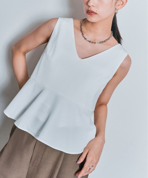 W:Huku（フーク）の「【W:Huku / イージーライトシリーズ】接触冷感 ノースリーブ ぺプラム ショート トップス（シャツ/ブラウス・レディース・オフホワイト/グリーン系その他/ブラウン・L/M）」の5枚目の写真