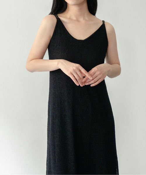 on:nue(オンニュ)の「【on:nue】カラミレースキャミワンピース/2026 SS COLLECTION(ワンピース・レディース・アイボリー/ブラック/ホワイト・FREE)」の9枚目の写真
