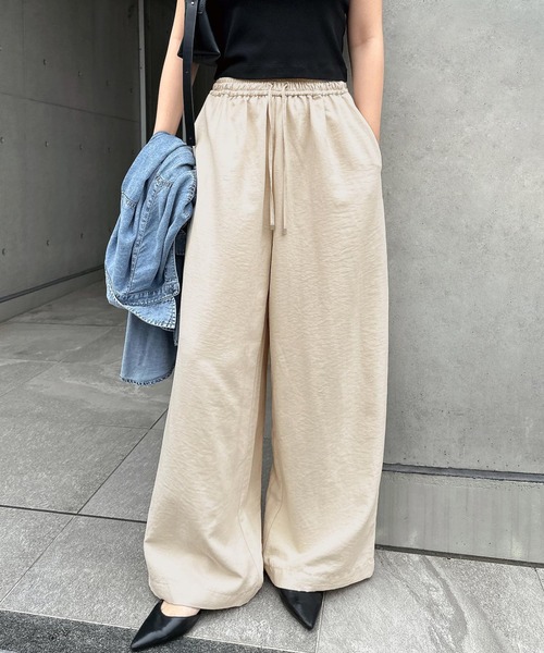 andme(アンドミー)の「ギャザーイージーワイドパンツ(その他パンツ・レディース・ブラウン/ブラック/キナリ・M/L)」の1枚目の写真