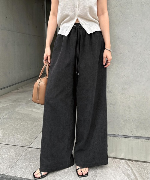 andme(アンドミー)の「ギャザーイージーワイドパンツ(その他パンツ・レディース・ブラウン/ブラック/キナリ・M/L)」の2枚目の写真