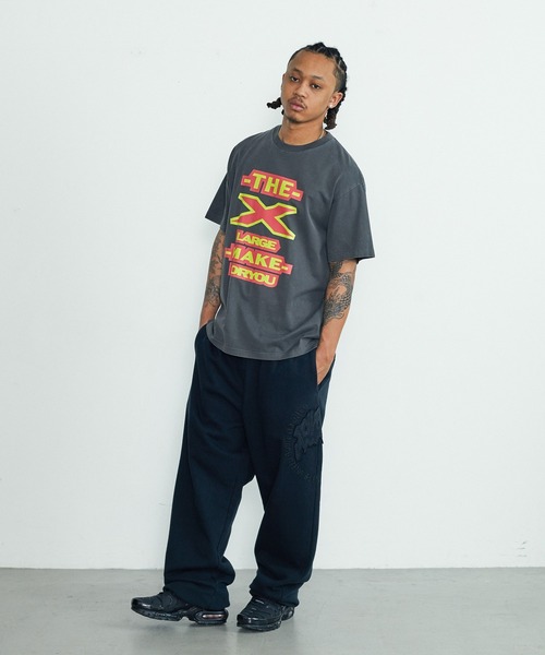 XLARGE（エクストララージ）の「MAKE 4U S/S TEE（Tシャツ/カットソー・メンズ・ブラウン/チャコール/オフホワイト・S/XL/L/M）」の8枚目の写真