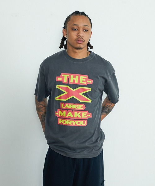 XLARGE（エクストララージ）の「MAKE 4U S/S TEE（Tシャツ/カットソー・メンズ・ブラウン/チャコール/オフホワイト・S/XL/L/M）」の7枚目の写真